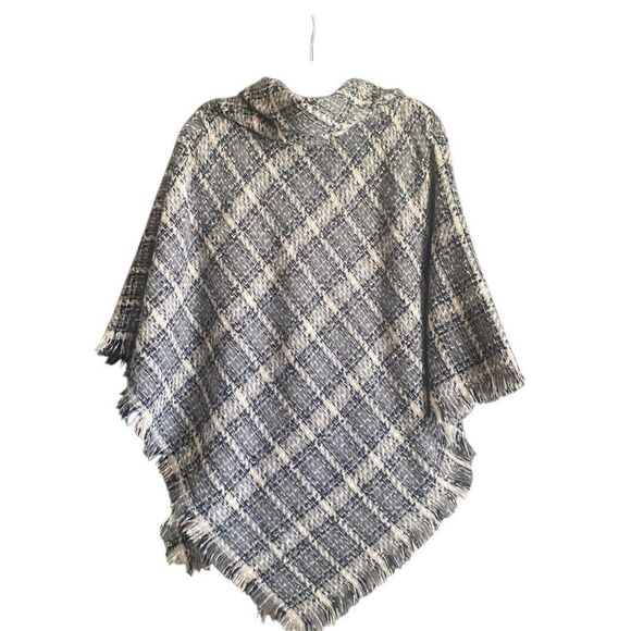 St. John’s Bay Plaid Tweed Asymmetrical Wrap with toggle Closure. Size Medium - Picture 5 of 8
